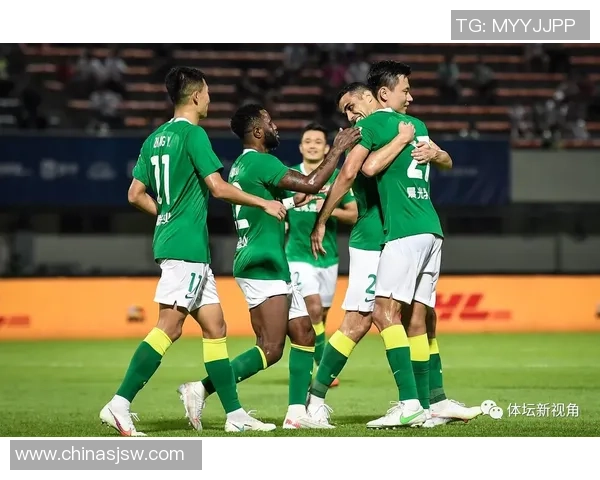 杭州足球队强势领跑大满贯积分榜积65分展现冠军实力 杭州足球队强势领跑大满贯积分榜积65分展现冠军实力